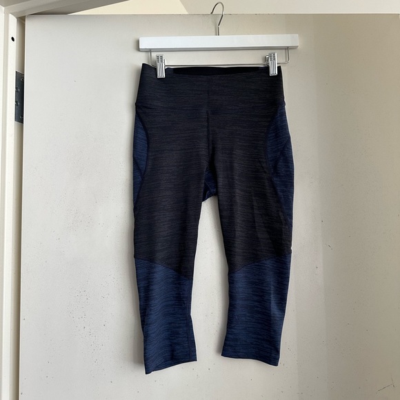 Outdoor Voices Two Tone Cropped Leggings - Picture 5 of 8